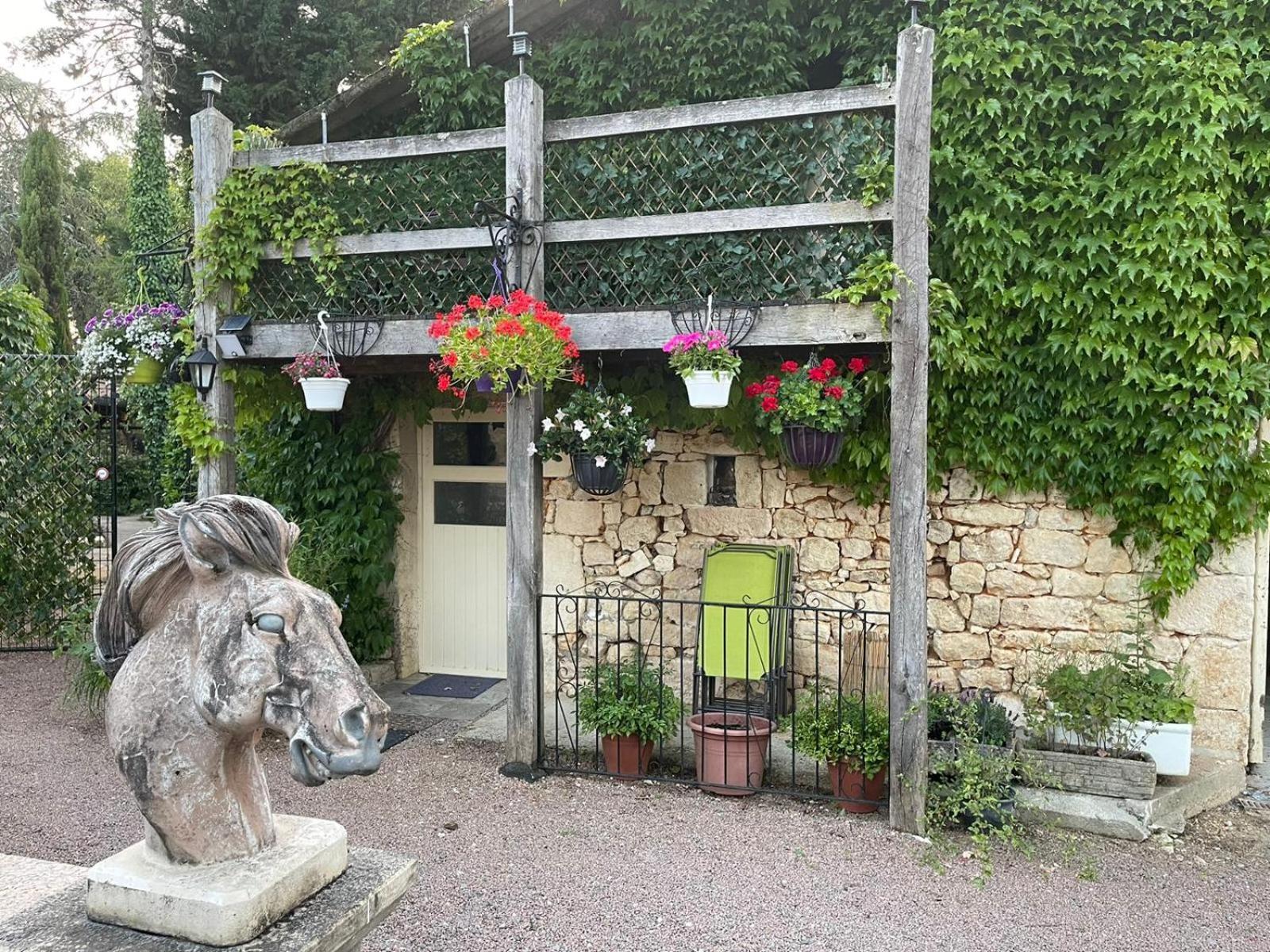 Les Grozilles Bed & Breakfast Feuillade Exterior photo